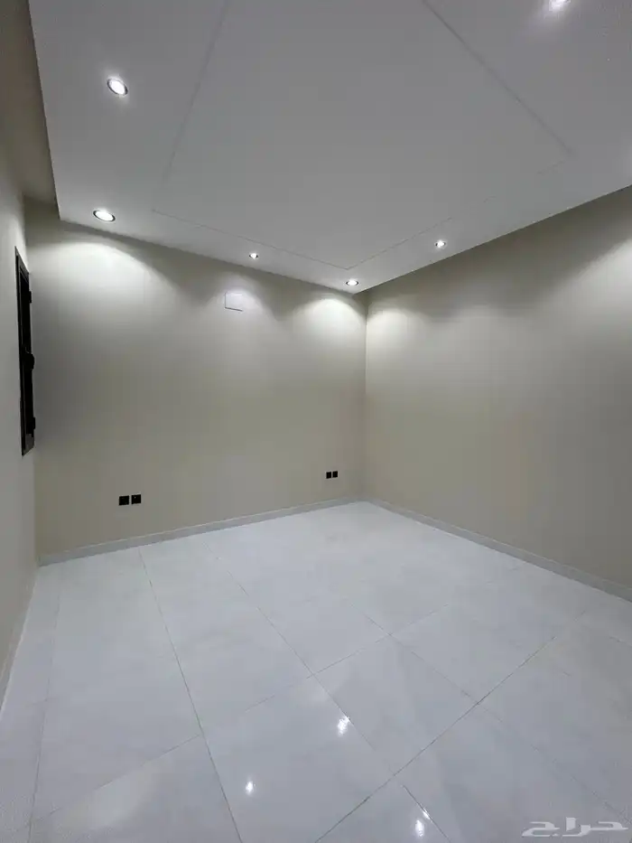 للبيع شقق أرضية وأرواف علوية تشطيب ممتاز مخطط قرطبة المحالة 13