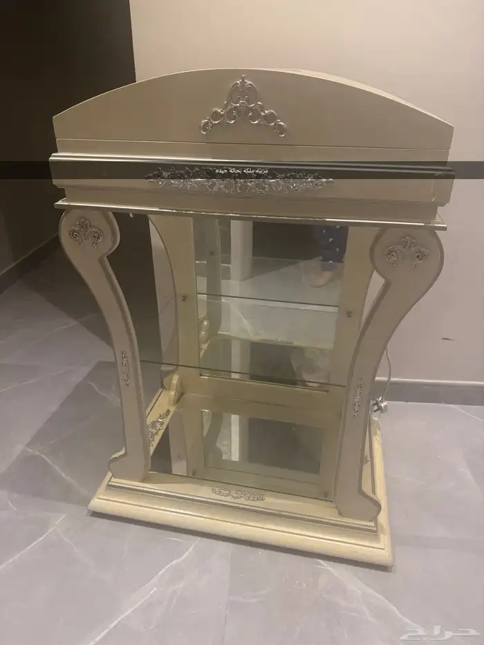 عربيه ملكه بحاله جيده   ومساند بحاله جيده  وسرير طفل 0