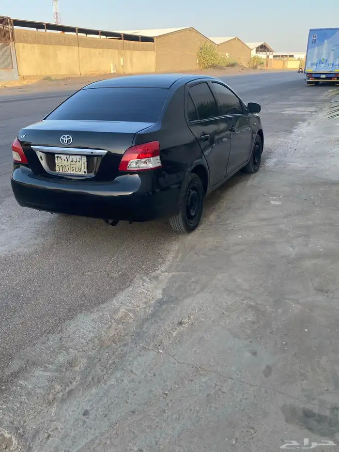 للبيع يارس 2012 2