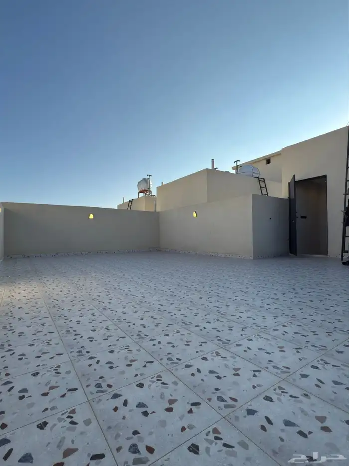 شقه علويه 6 غرف بدرج داخلي للسطح ابها قرب المطار-بسعر550الف 20