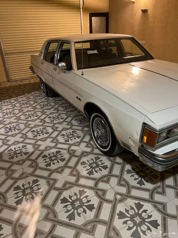 اولدزموبيل كلاسيك ريجنسي 1984 3