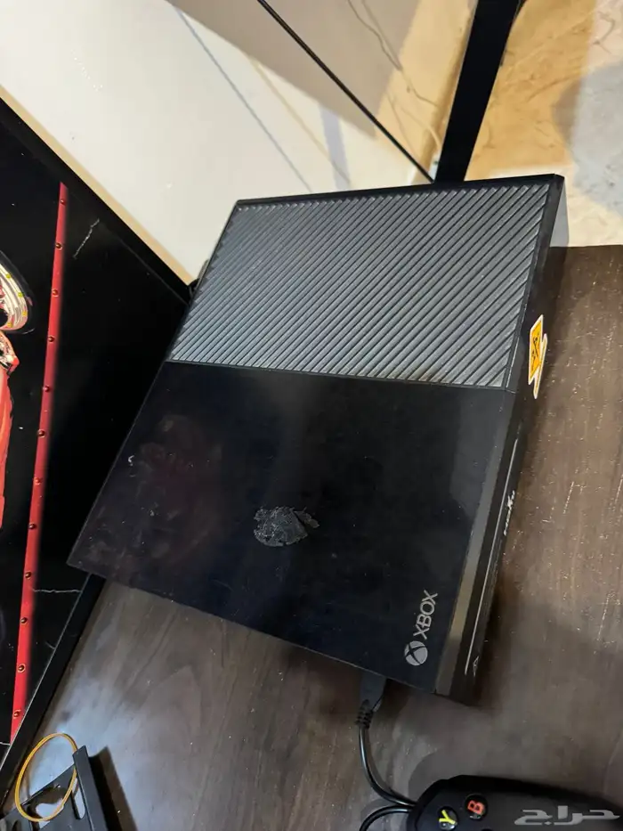 اكس بوكس 1 نظيفه 512 جيجا مع يد اصليه 3