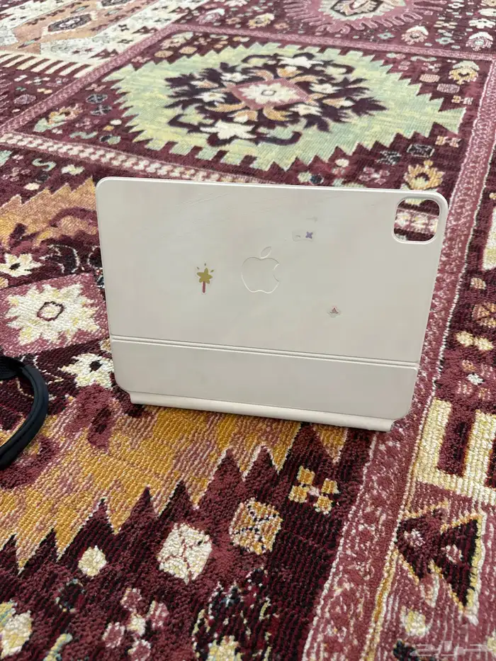 ماجيك كيبورد شركة ابل. لوحة مفاتيح ايباد اير مع قلم. 1