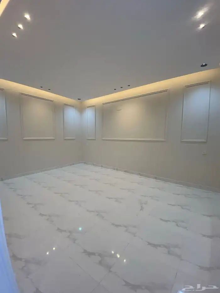 للبيع دور ارضي 6غرف بحوش وسيع شمال الخميس 4