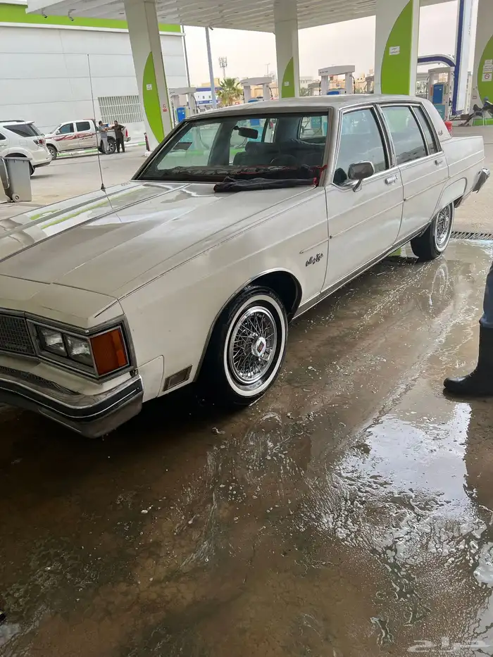 اولدزموبيل كلاسيك ريجنسي 1984 6