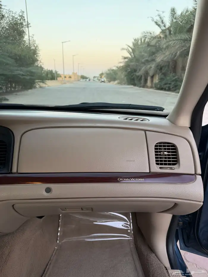 فورد كراون فكتوريا 2011 كحلي سعودي شد بلد عداد قليل 78