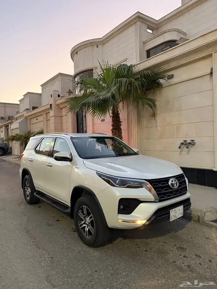 فورتشنر 2023 ماشي 105 الاف وكاله 6 سلندر 0