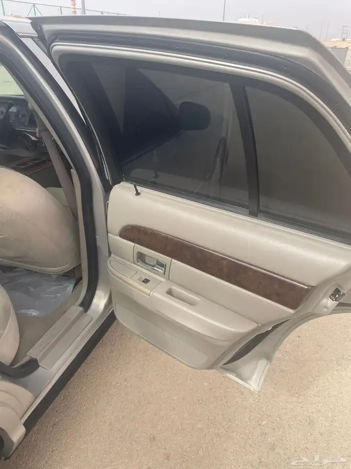 للبيع فورد ماركيز 2010 10