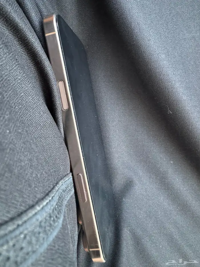 ايفون 16 برو ماكس نضيف بطارية 93السعه 256 مركب حماية 2