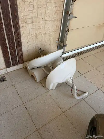 طاول تلفزيون ومدخل مع مراية ومغاسل ثنتين index