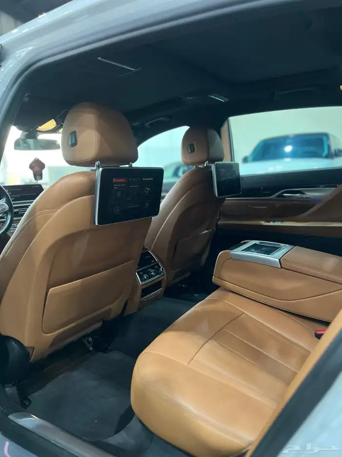 بي ام دبليو - 2019 - 740 - فل كامل - بسعر 99 الف 12