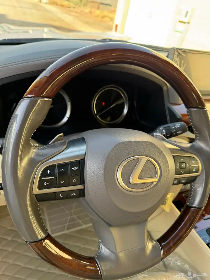 جيب لكزس مخزن 2018 19