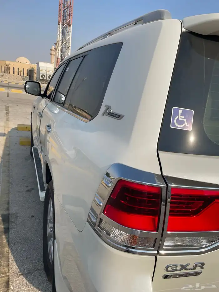 لاندكروزر gxr3 2016 ابيض سعودي عبداللطيف جميل 7