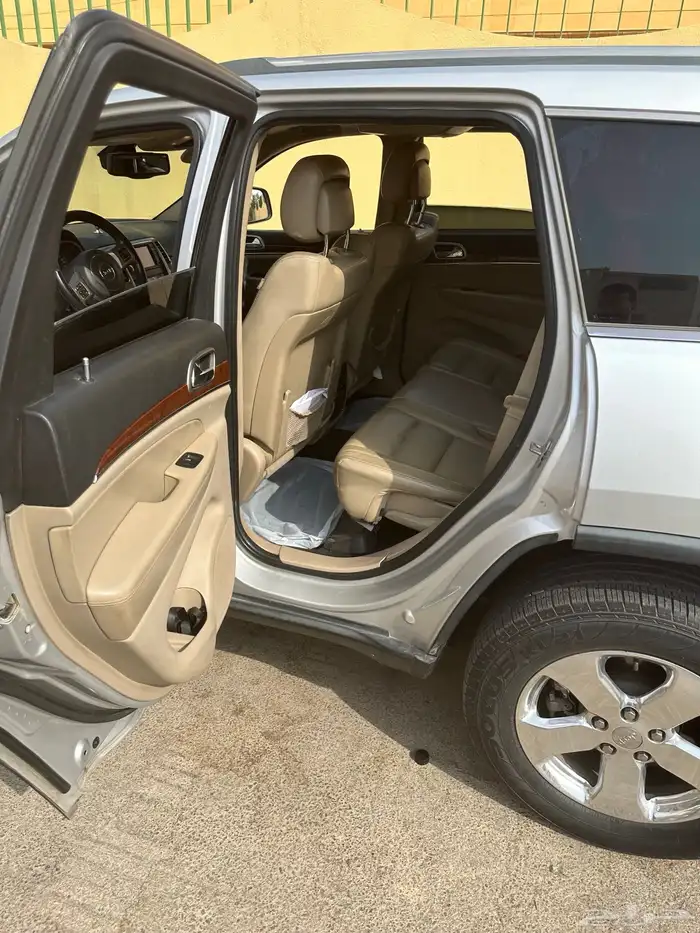 جيب قراند شروكي ممشى 235 000 10