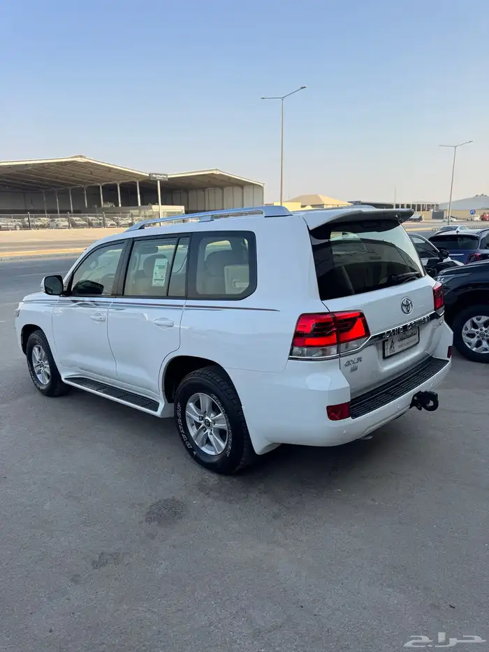 للبيع تويوتا لاندكروزر 2020 - 6 سلندر - بحالة الوكاله 4