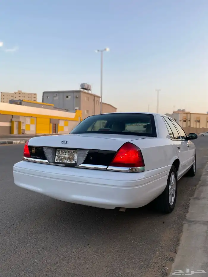 فورد كراون فكتوريا 2011 وكالة 6