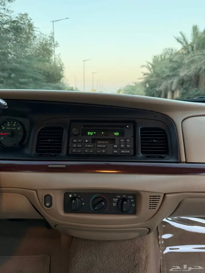 فورد كراون فكتوريا 2011 كحلي سعودي شد بلد عداد قليل 79