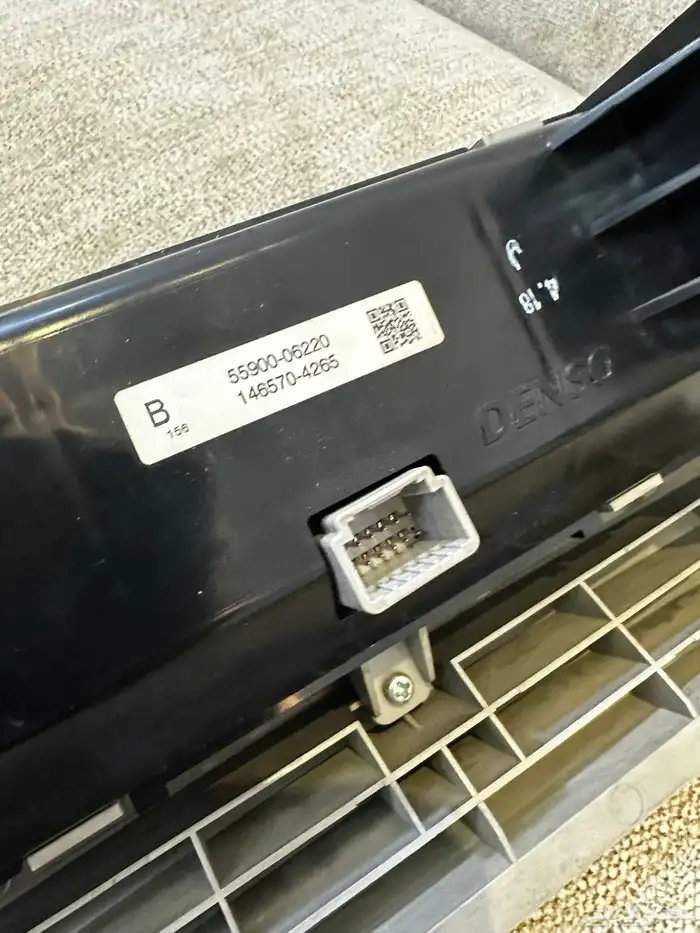 ازرار تحكم مكيف كامري أوريون 2