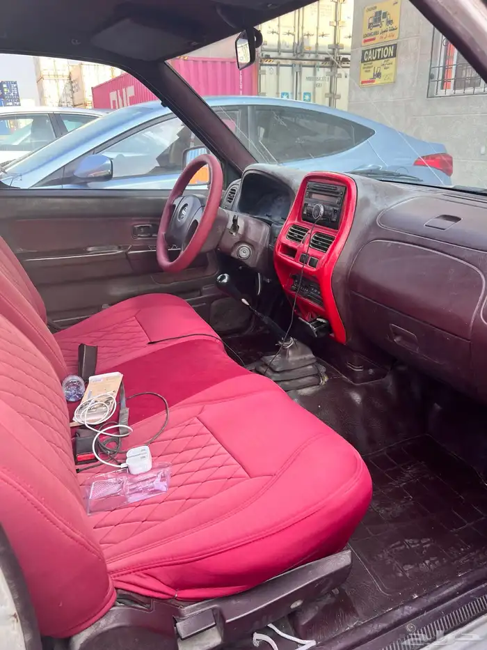 نيسان غمارتين 5