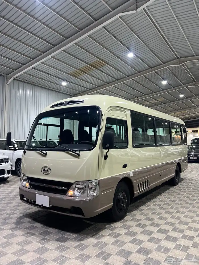 للبيع باص هونداي كونتي موديل 2011 ديزل 30 راكب ( ممشي قليل) 2