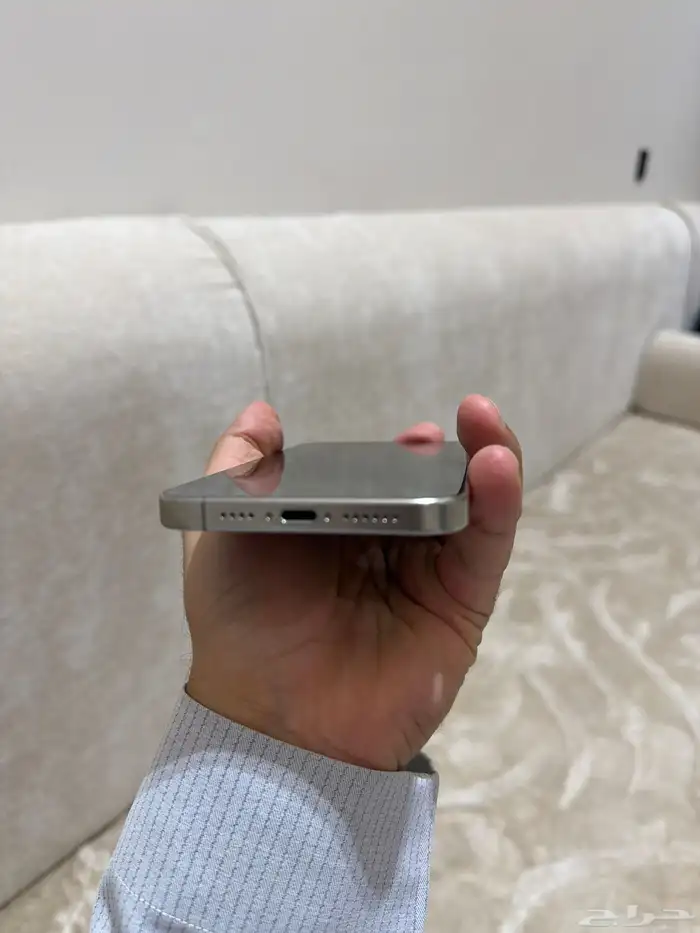 جوال ايفون 15 برو ماكس تيتانيوم نظيف 2