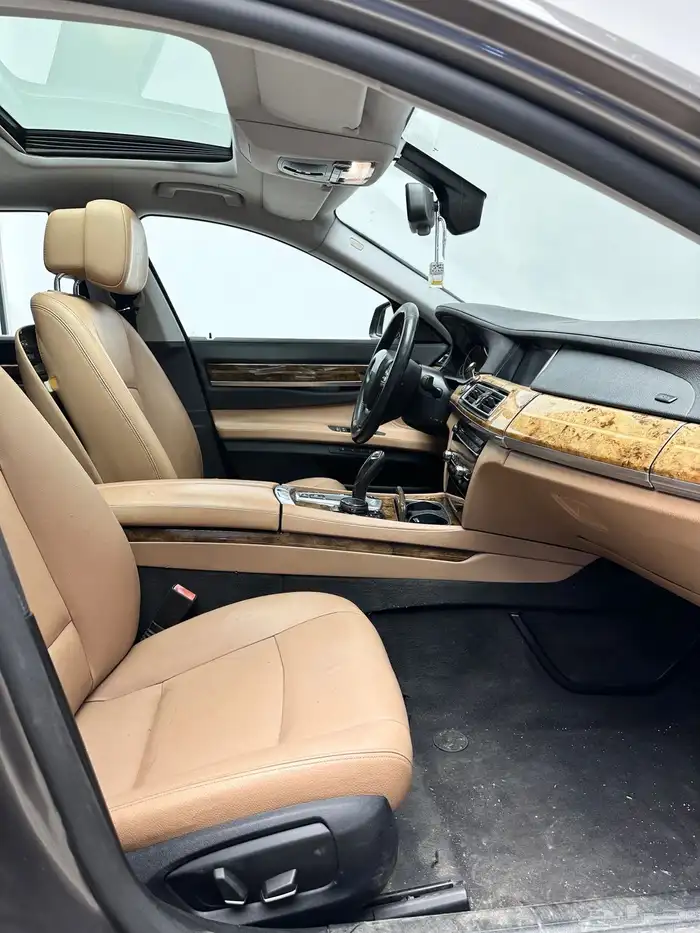 بى ام دبليو 740 نظيف جدا 2014 7