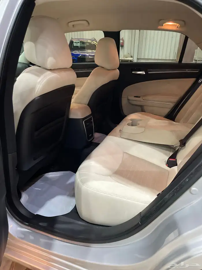 كرايسلر C300 V6 سعودي 2021 عداد 69 الف 7