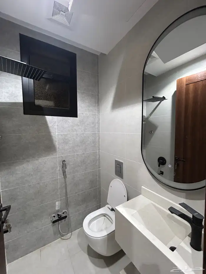 للبيع شقق أرضية وأرواف علوية تشطيب ممتاز مخطط قرطبة المحالة 12