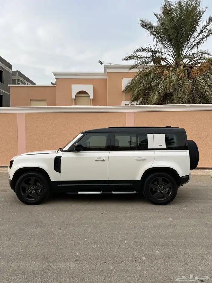 لاندروفر ديفيندر 110 ناغي 2023 شبه جديد 4