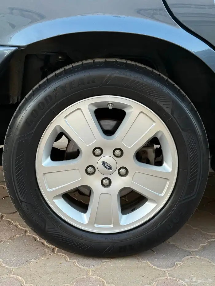 فورد كراون فكتوريا 2011 كحلي سعودي شد بلد عداد قليل 46