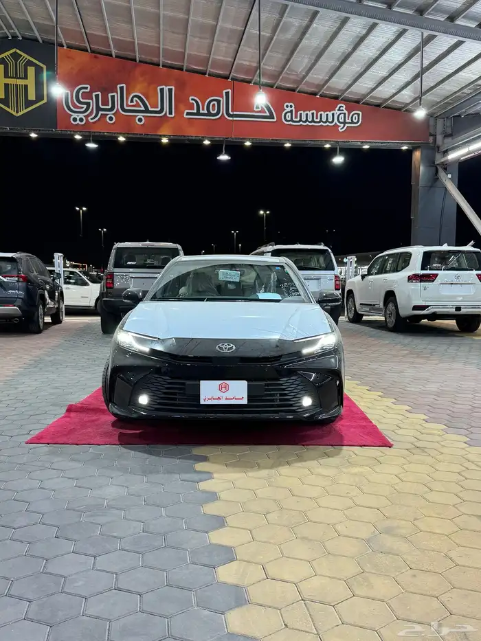 تويوتا   كامري LE فتحة بنزين 2025 جديد 122.450 شامل 1