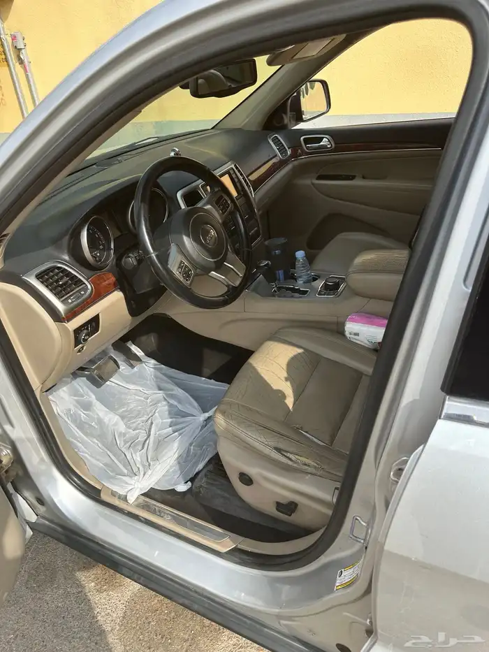 جيب قراند شروكي ممشى 235 000 5