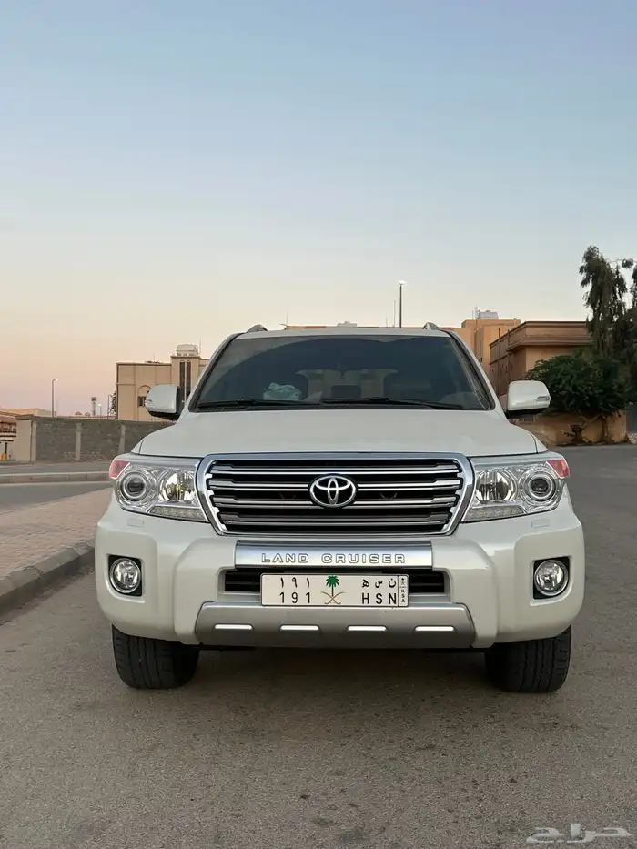 لاند كروزر عبد اللطيف جميل 60 عام 2015 (مخزن وكاله ) 0