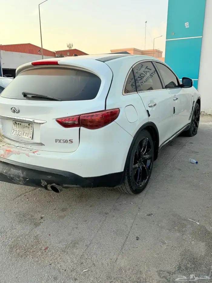 انفنتي FX50s مصدوم 2