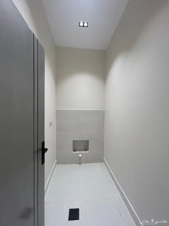 للبيع شقق أرضية و علوية تشطيب VIP بحي المعارض خميس مشيط 10