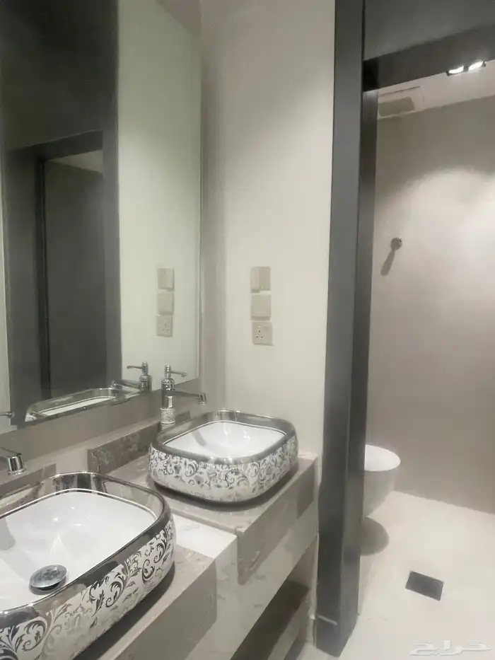 للبيع ادوار ارضى ودوار علويه طريق ابها الخميس شغل وسعر فنان 26