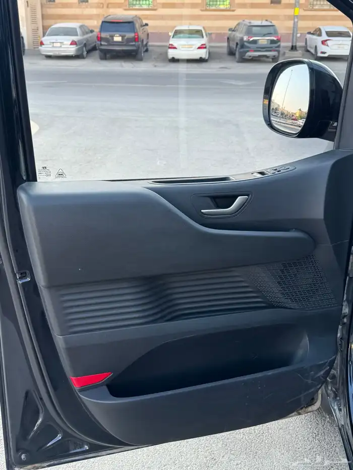 للبيع ستاريا 2023 بنزين ( مخزن ) 8