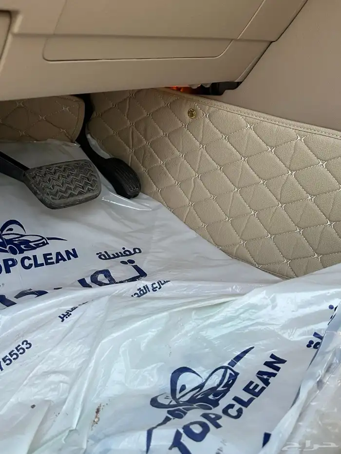 لاند كروزر عبد اللطيف جميل 60 عام 2015 (مخزن وكاله ) 44