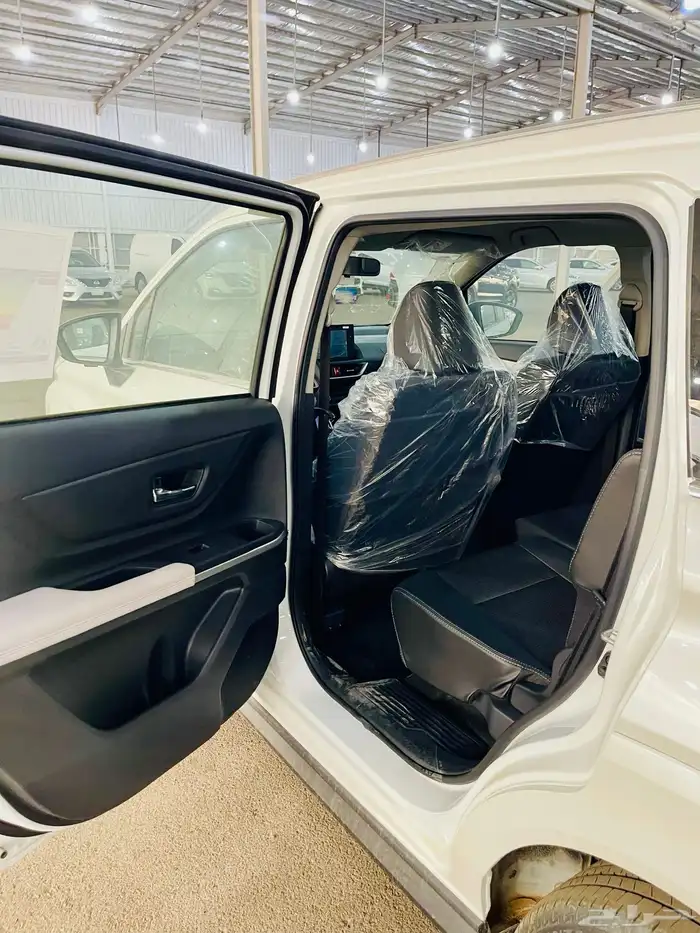 تويوتا - فيلوز 2025 - بنزين 11