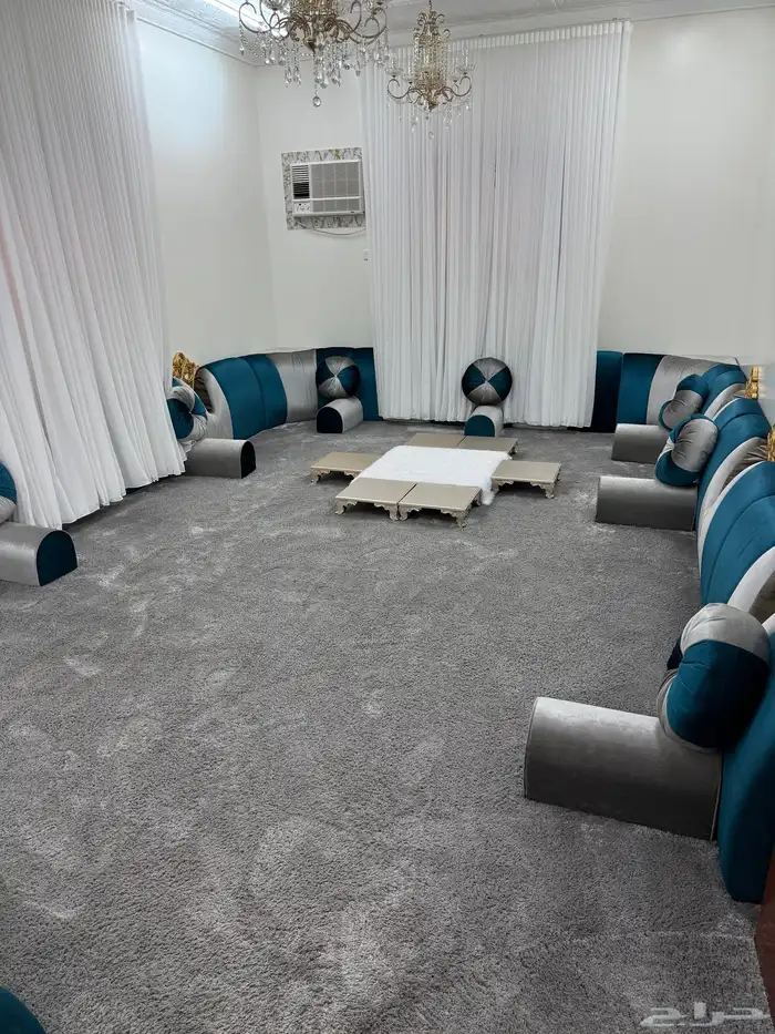 بيع اثاث مجلس كامل مع الطاولات والثريا والمغسلة 0