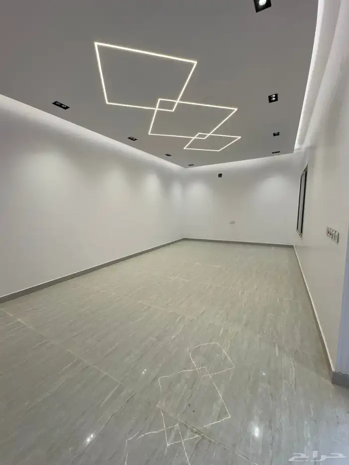 للبيع فيلا درج داخلي شقتين 360 1