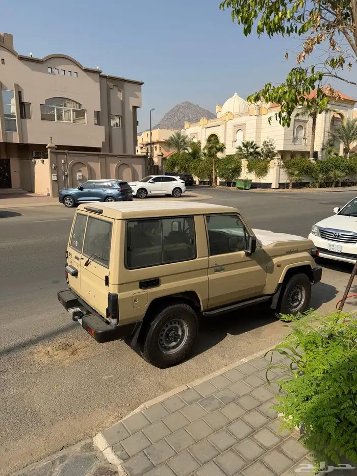 للبيع جيب ربع 2025 14