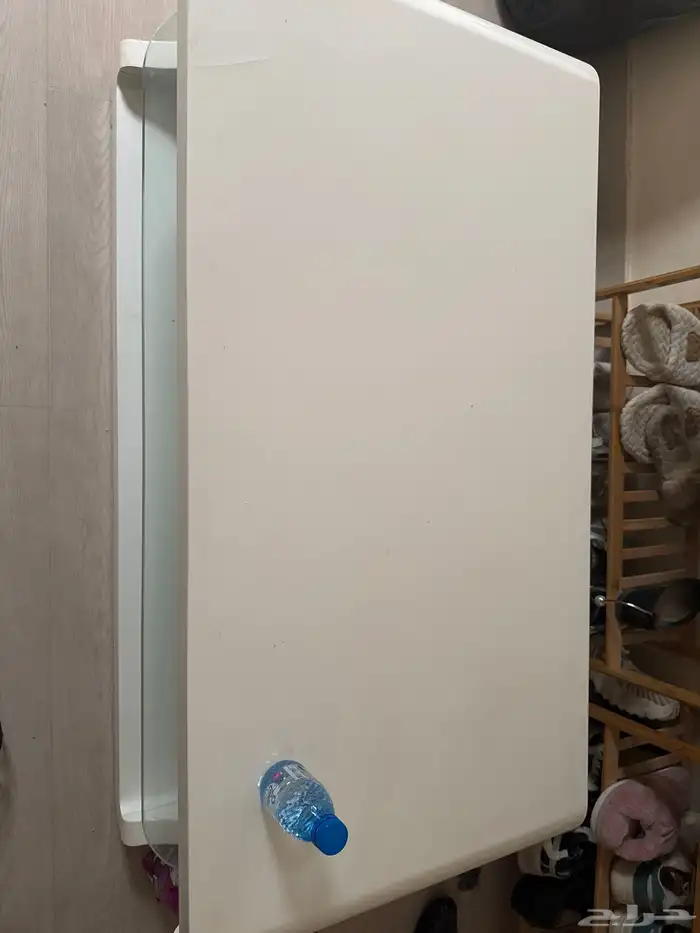 طاوله كبيره السعر 100 ريال 0