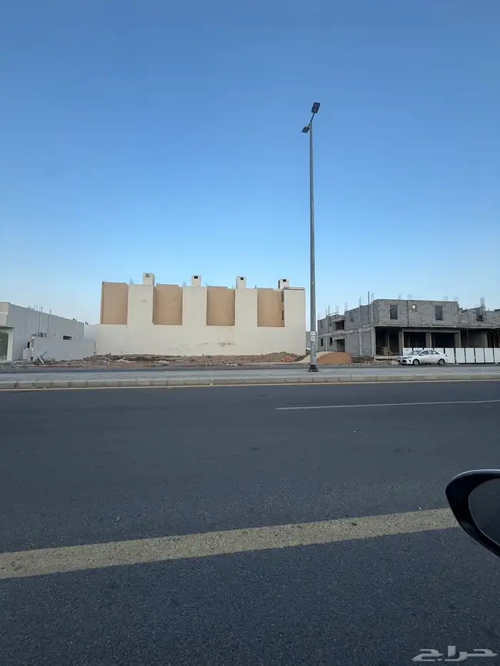 للبيع ارض تجارية في مخطط النبلاء م500 شارع 30م 24