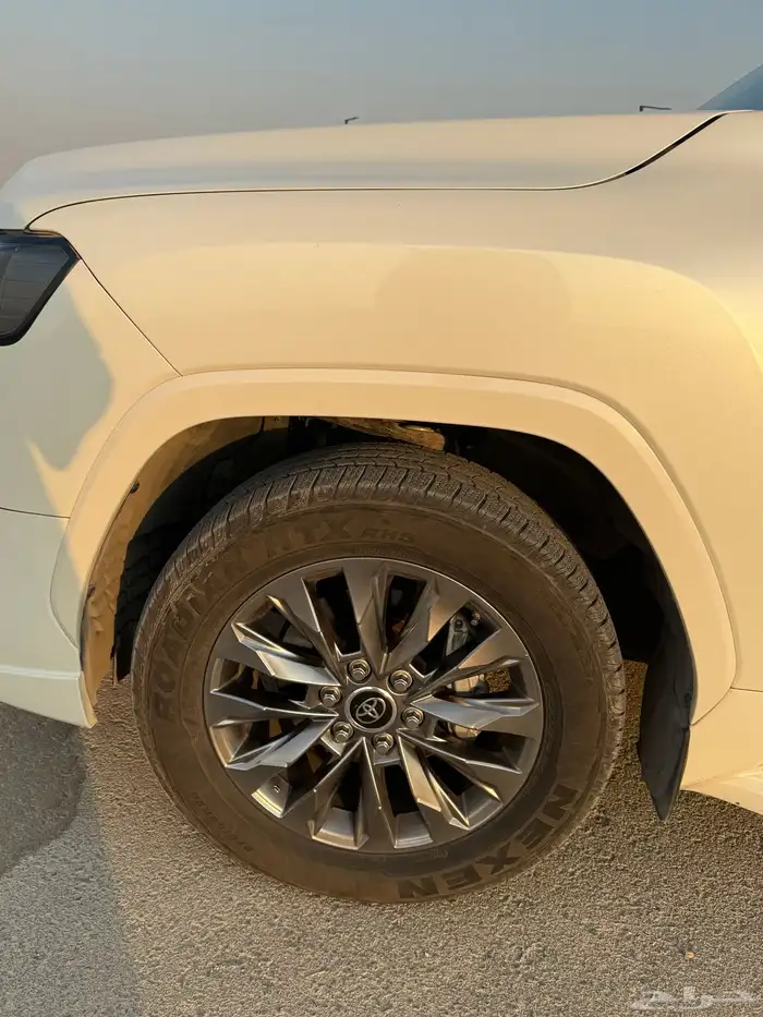 تويوتا لاندكروزر 2023 ديزل دبل L3 31