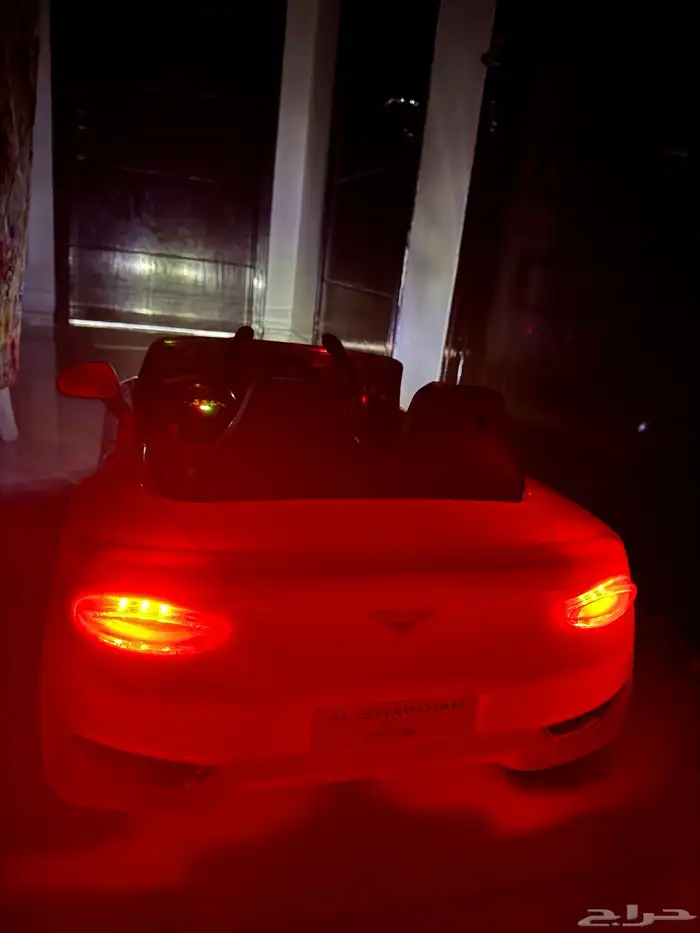 سيارة اطفال كهربائيه 1