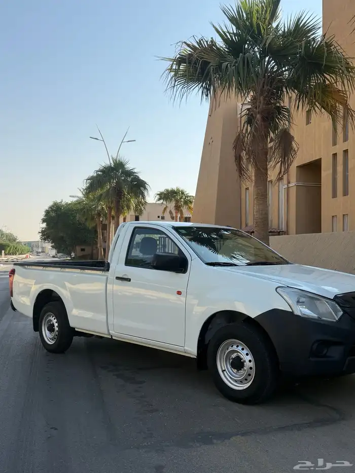 للبيع ايسوزو 2022 نظيف 1