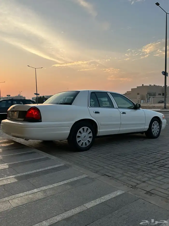 للبيع فورد بوليسي2006ممشى قليل 9