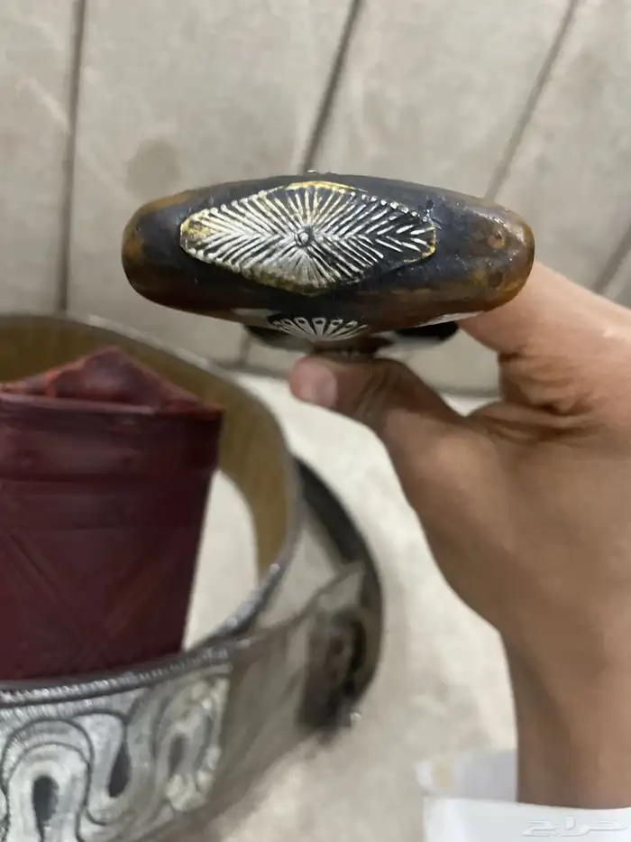 سلام عليكم عرض جنبيه قرن في قطع زراف والجنبيه في عرق زراف 2