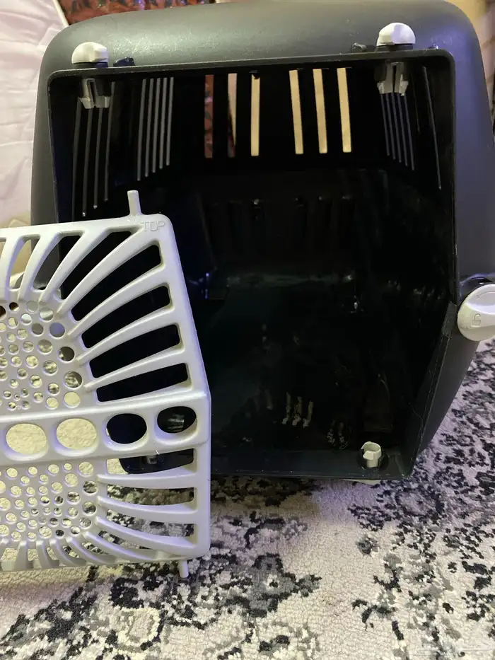 بكرات لاصقة لإزالة الوبر ولتر بكس للقطط شبه جديد 3